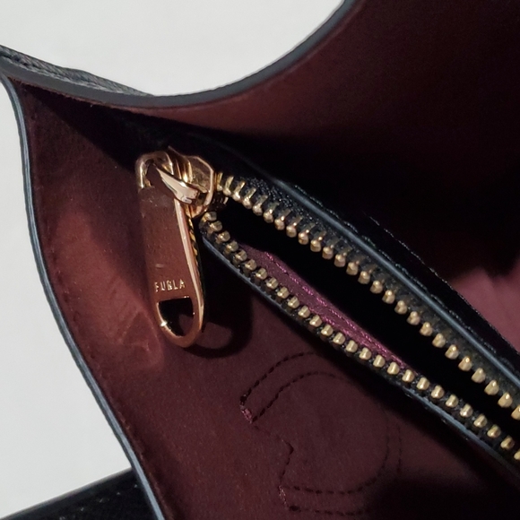 ❌️SOLD❌️Furla Black Tote Leather Bag - Picture 9 of 12